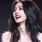 Mỹ nhân có nụ cười vô duyên nhất showbiz không biết xấu hổ à? kenhtingame com thumb m nhan co nu cuoi vo duyen nhat showbiz khong biet xau ho a 57711779205192001 940w