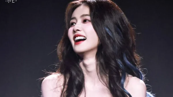Mỹ nhân có nụ cười vô duyên nhất showbiz không biết xấu hổ à? kenhtingame com thumb m nhan co nu cuoi vo duyen nhat showbiz khong biet xau ho a 57711779205192001 940w