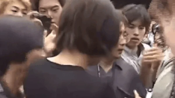 Mỹ nhân đi nhập học mà 1000 sinh viên và phóng viên bao vây kenhtingame com thumb m nhan di nhap hoc ma 1000 sinh vien va phong vien bao vay 6fa61779453418053 940w
