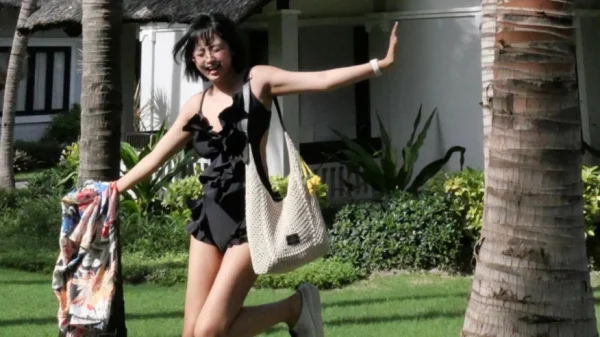 MC Minh Nghi gia nhập đường đua bikini ngày hè nhưng phải thốt lên câu "than thở" kenhtingame com thumb mc minh nghi gia nhap duong dua bikini ngay he nhung phai thot len cau quot than tho quot 27331779311941506 940w