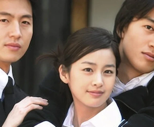 Nam thần xấu tính nhất showbiz bị bạn gái “đá” vì Kim Tae Hee, tiếp tục bị mỹ nhân kém 13 tuổi ruồng bỏ qua tin nhắn kenhtingame com thumb nam than xau tinh nhat showbiz bi ban gai da vi kim tae hee tiep tuc bi m nhan kem 13 tuoi ruong bo qua tin nhan cd7f1778346599194 940w