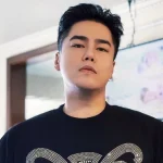Nguyễn Đình Vũ - ca sĩ bị tố gạ gẫm trai trẻ với hơn 1 triệu lượt đọc trên Threads hiện tại là ai? kenhtingame com thumb nguyen dinh vu ca si bi to ga gam trai tre voi hon 1 trieu luot doc tren threads hien tai la ai d4c61778500314325 940w
