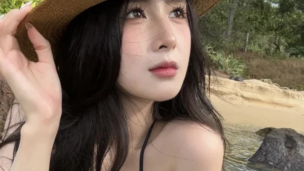Quỳnh Alee chính thức tung bộ ảnh "thiêu đốt" ngày hè mà 2 triệu fan ngóng đợi bấy lâu! kenhtingame com thumb quynh alee chinh thuc tung bo anh quot thieu dot quot ngay he ma 2 trieu fan ngong doi bay lau 45e61779467554049 940w
