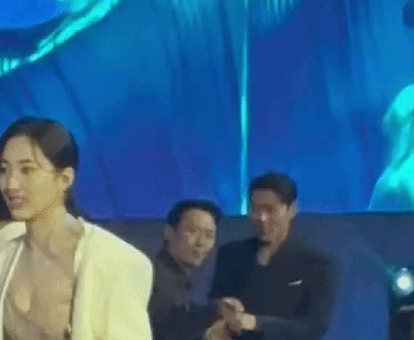 Son Ye Jin - Hyun Bin “vụng trộm” không thể giấu! kenhtingame com thumb son ye jin hyun bin vung trom khong the giau ae851778427265846 940w