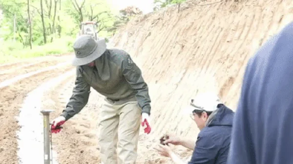 Thê thảm cho “tổng tài đánh phụ nữ” phải bỏ phố về quê làm nông dân, còn bị bạn bè lừa sạch hàng chục tỷ kenhtingame com thumb the tham cho tong tai danh phu nu phai bo pho ve que lam nong dan con bi ban be lua sach hang chuc ty 929e1778960021574 940w