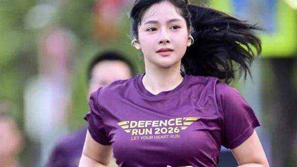 Tưởng chỉ là hot girl đường chạy, ai dè vào trang cá nhân mới ngỡ ngàng kenhtingame com thumb tuong chi la hot girl duong chay ai de vao trang ca nhan moi ngo ngang 654e1778878138439 940w