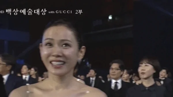 Viral nhất Baeksang 2026: Lee Byung Hun tỏ thái độ với Son Ye Jin kenhtingame com thumb viral nhat baeksang 2026 lee byung hun to thai do voi son ye jin 9e9c1778314352146 940w