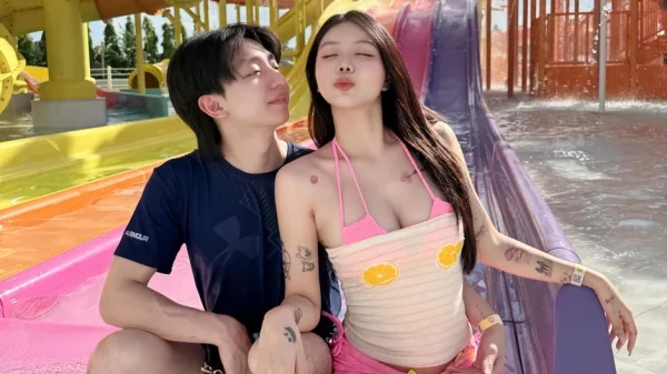 Vô địch, tuyển thủ ngay lập tức "xả" loạt ảnh tình cảm với bạn gái, khiến anh em game thủ "ghen tị" kenhtingame com thumb vo dich tuyen thu ngay lap tuc quot xa quot loat anh tinh cam voi ban gai khien anh em game thu quot ghen ti quot 7f271779814700430 940w