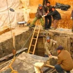 Vừa rút nước khỏi mộ cổ 2.000 năm, nhóm khảo cổ bất ngờ trước bóng đen đang bò ra từ bóng tối kenhtingame com thumb vua rut nuoc khoi mo co 2000 nam nhom khao co bat ngo truoc bong den dang bo ra tu bong toi c9ba1779146891907 940w