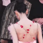 Xuất hiện mỹ nhân váy ren ở Cannes có visual "rửa mắt" cực mạnh, làm 18 triệu người xem đến đờ đẫn kenhtingame com thumb xuat hien m nhan vay ren o cannes co visual quot rua mat quot cuc manh lam 18 trieu nguoi xem den do dan b3c51779135686531 940w