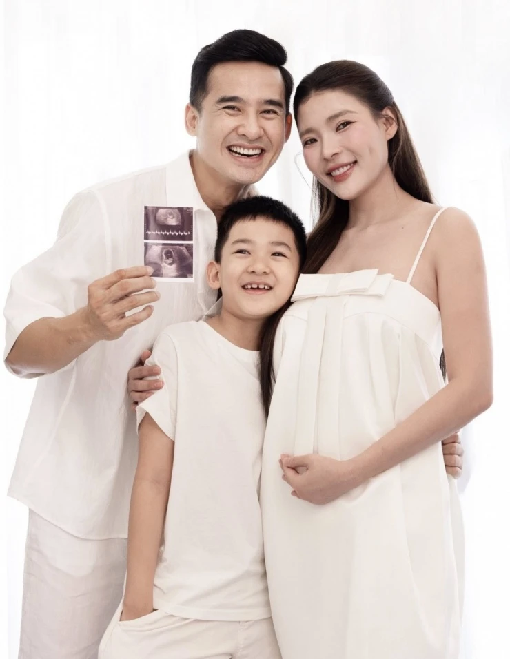 Thúy Diễm mang thai lần 2 sau 10 năm kết hôn với Lương Thế Thành Thúy Diễm mang thai lần 2 sau 10 năm kết hôn với Lương Thế Thành