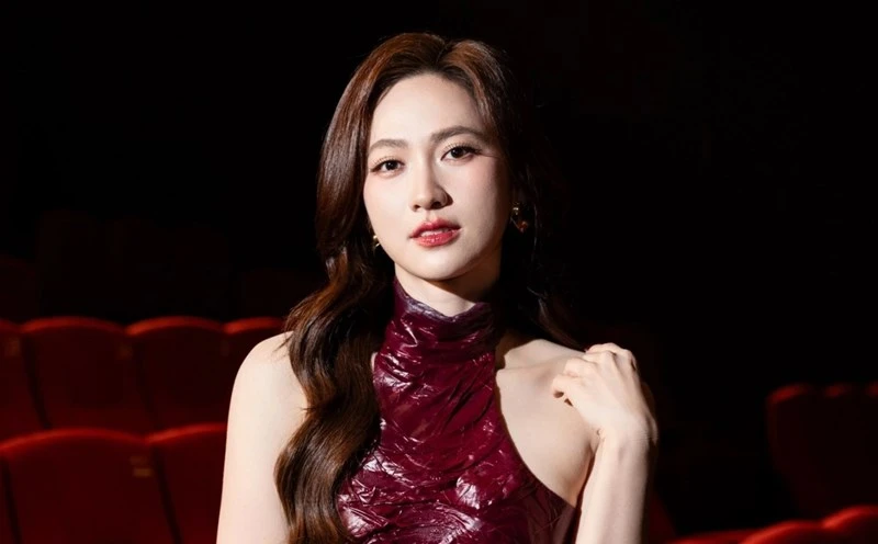 Tự ái với mặt mộc của Phương Anh Đào