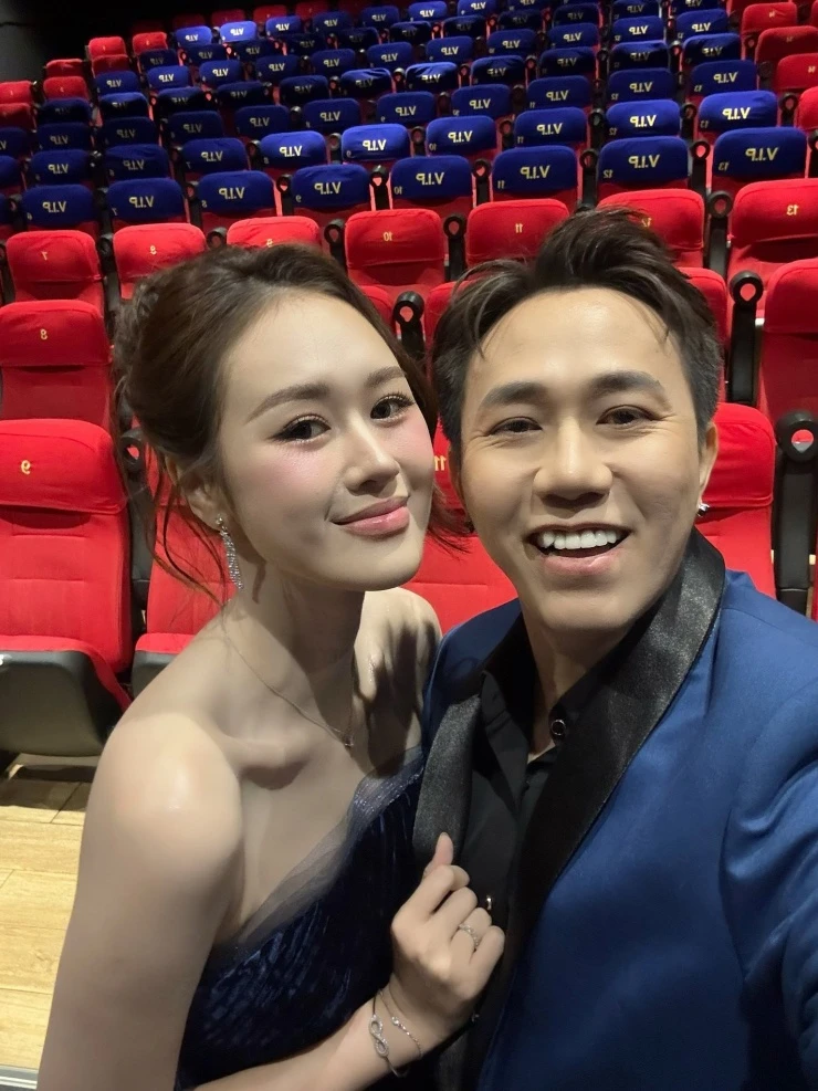 Tùng Dương ngỡ ngàng vì vai đại gia của nhạc sĩ tỷ view Nguyễn Văn Chung Tùng Dương ngỡ ngàng vì vai đại gia của nhạc sĩ tỷ view Nguyễn Văn Chung