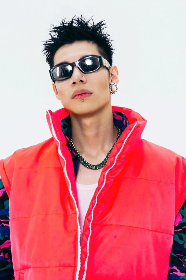 Tương tác bất ngờ giữa G-DRAGON và "anh Long Việt Nam", dân tình lại nhớ Vụ Nổ Lớn Tương tác bất ngờ giữa G-DRAGON và "anh Long Việt Nam", dân tình lại nhớ Vụ Nổ Lớn