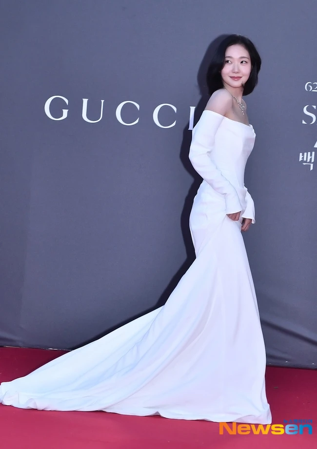 Tưởng Yoona và Suzy là mỹ nhân đẹp nhất Baeksang, ai ngờ đâu còn có người xuất sắc hơn, fan được dịp rửa mắt Tưởng Yoona và Suzy là mỹ nhân đẹp nhất Baeksang, ai ngờ đâu còn có người xuất sắc hơn, fan được dịp rửa mắt