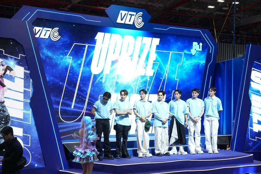 UPRIZE & Lê Bảo Bình - Quẩy cực sung tại gian hàng VTC