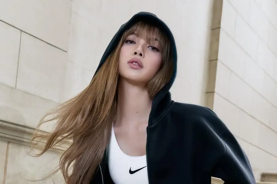 Vì sao Lisa (BLACKPINK) trở thành lựa chọn của FIFA?
