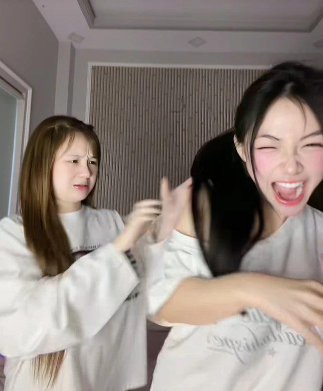 Video Trần Hà Linh bị thu hút gần 8 triệu lượt xem, CĐM tò mò đi tìm nguyên nhân Video Trần Hà Linh bị thu hút gần 8 triệu lượt xem, CĐM tò mò đi tìm nguyên nhân