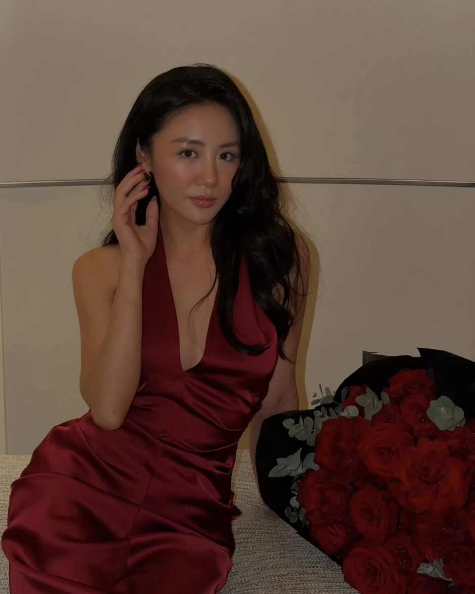 Việt Nam có mỹ nhân trăm tỷ đi học bị NSND mắng 1 tiếng rưỡi, còn khuyên nên bỏ hát đi bán cà phê
