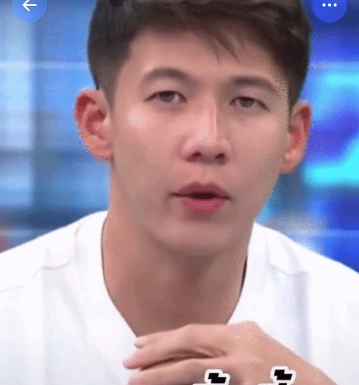 Viral clip thái độ "lật nhanh hơn bánh tráng" của thiếu gia tố anh trai gây bão tại Thái Viral clip thái độ "lật nhanh hơn bánh tráng" của thiếu gia tố anh trai gây bão tại Thái