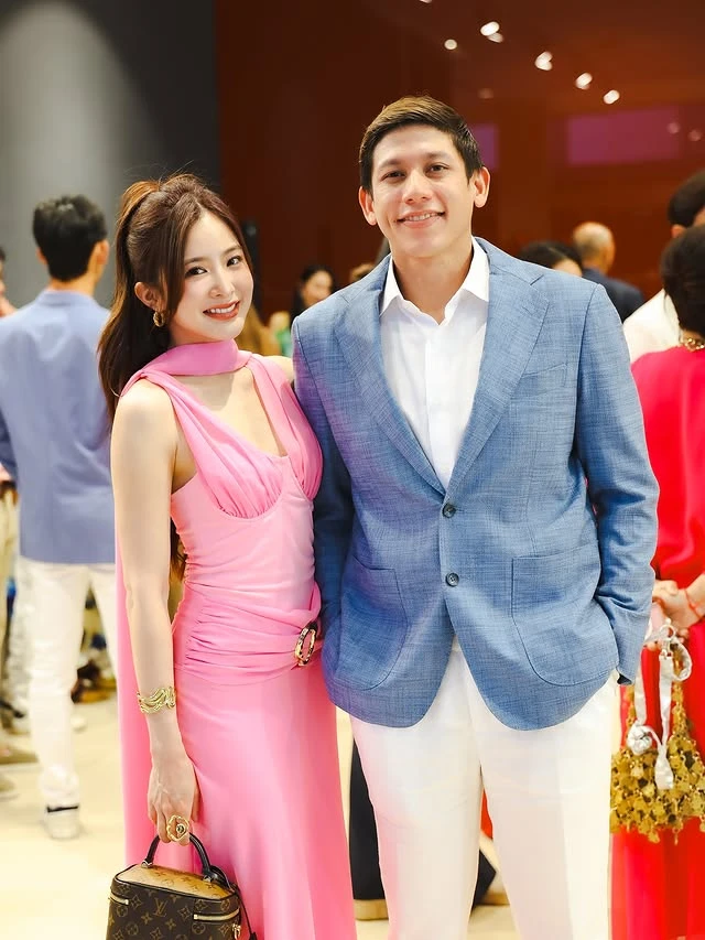 Viral clip thái độ "lật nhanh hơn bánh tráng" của thiếu gia tố anh trai gây bão tại Thái Viral clip thái độ "lật nhanh hơn bánh tráng" của thiếu gia tố anh trai gây bão tại Thái