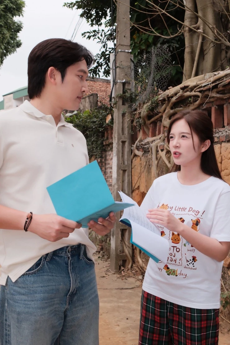 Vợ chồng nam diễn viên quê Bắc Ninh gây sốt với hậu trường Ngược đường ngược nắng