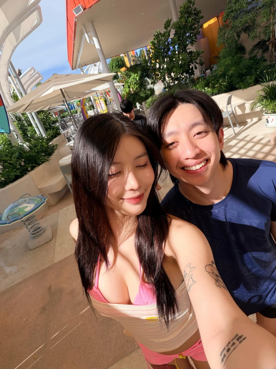 Vô địch, tuyển thủ ngay lập tức "xả" loạt ảnh tình cảm với bạn gái, khiến anh em game thủ "ghen tị"