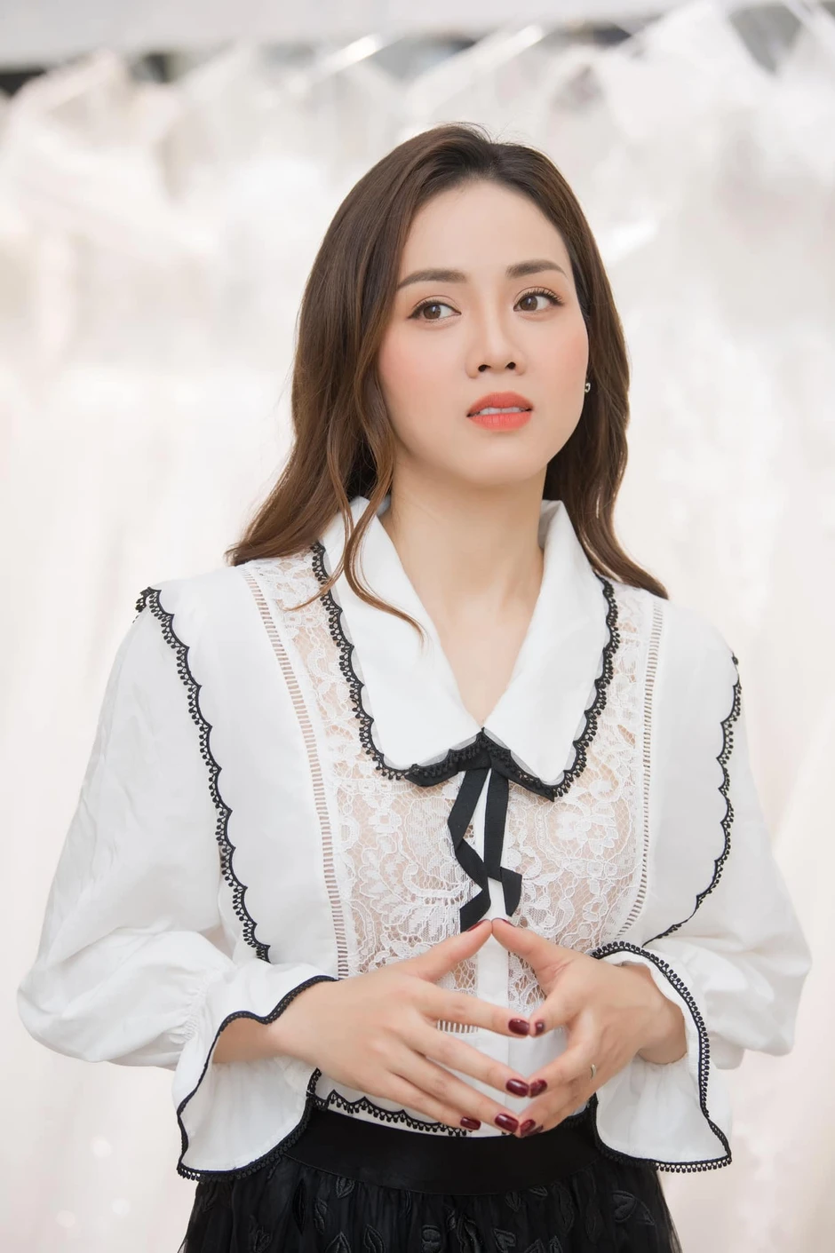 Vợ NS Công Lý nói về chuyện Miu Lê: "Mong chúng ta tỉnh táo"