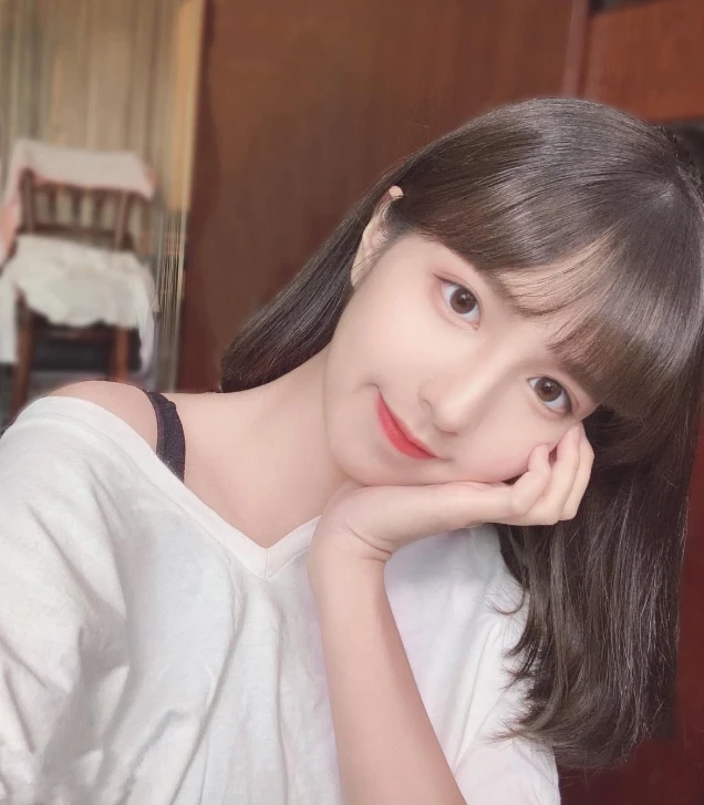 Xinh như bước ra từ thế giới ảo, hot girl bị CĐM nhận nhầm là AI, hóa ra là nữ thần học đường nổi tiếng Xinh như bước ra từ thế giới ảo, hot girl bị CĐM nhận nhầm là AI, hóa ra là nữ thần học đường nổi tiếng