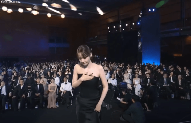 Yoona tại Baeksang: Visual 20 năm bất bại