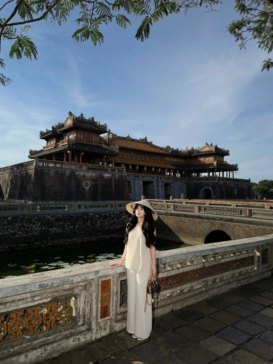 "Huế mộng Huế mơ" trong bộ ảnh của cô nàng hot girl quyến rũ