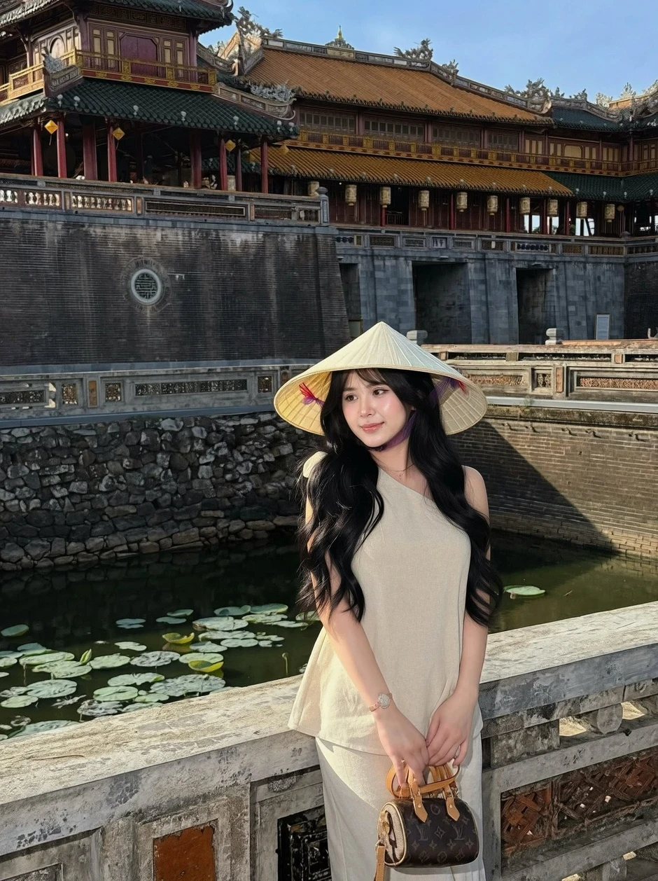 "Huế mộng Huế mơ" trong bộ ảnh của cô nàng hot girl quyến rũ