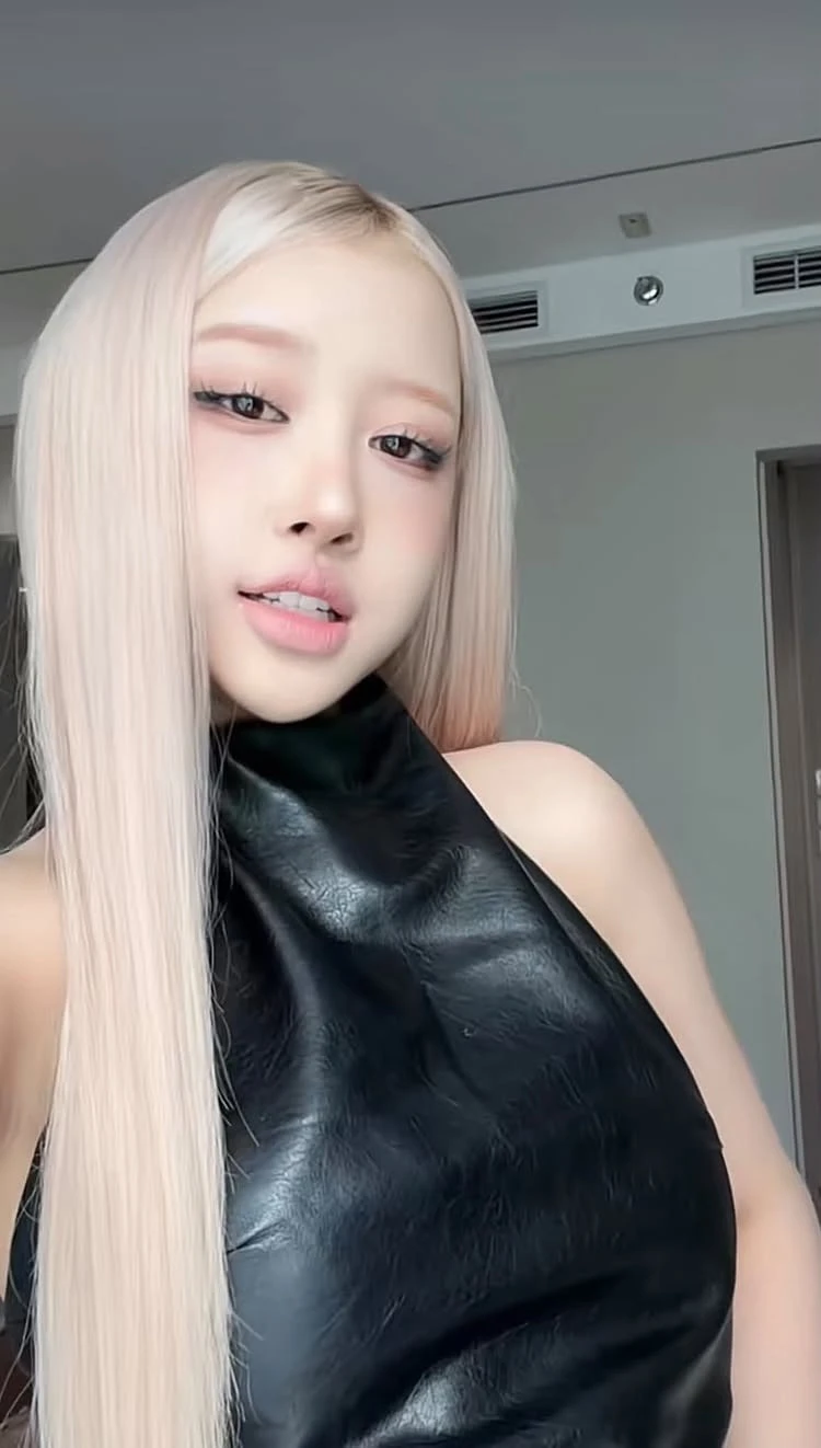 "Rosé bản Việt" bị chê bai nhan sắc khác xa ảnh mạng
