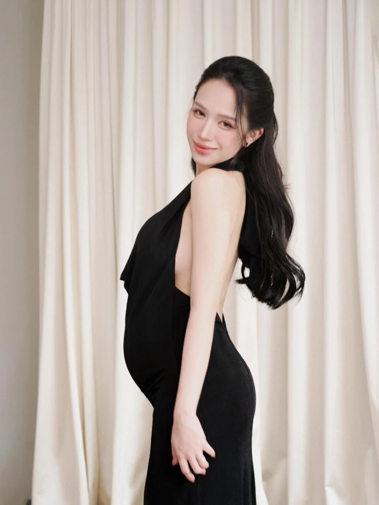 Ảnh sao 11/6: Đỗ Mỹ Linh thon gọn sau hơn 1 tháng sinh con thứ hai Ảnh sao 11/6: Đỗ Mỹ Linh thon gọn sau hơn 1 tháng sinh con thứ hai