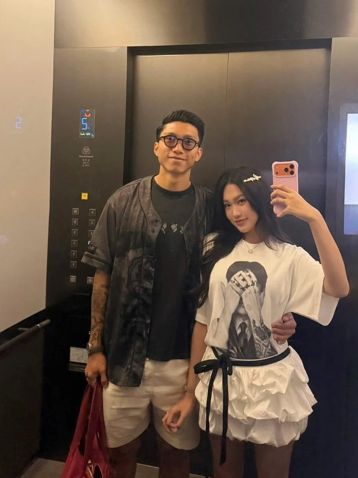 Ảnh sao 14/6: Con gái Đỗ Mỹ Linh đi bơi cùng anh chị họ Ảnh sao 14/6: Con gái Đỗ Mỹ Linh đi bơi cùng anh chị họ