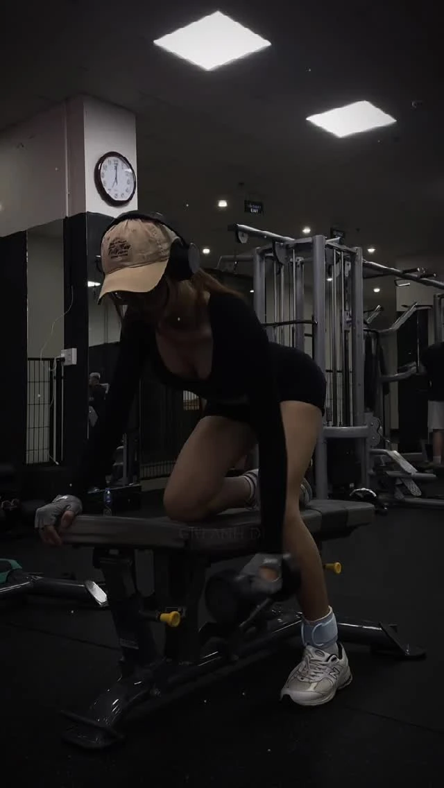 Bị chê quá gầy, hot girl "lột xác", chăm chỉ "độ dáng" khiến người yêu cũ phải hối hận Bị chê quá gầy, hot girl "lột xác", chăm chỉ "độ dáng" khiến người yêu cũ phải hối hận