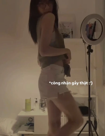 Bị chê quá gầy, hot girl "lột xác", chăm chỉ "độ dáng" khiến người yêu cũ phải hối hận Bị chê quá gầy, hot girl "lột xác", chăm chỉ "độ dáng" khiến người yêu cũ phải hối hận