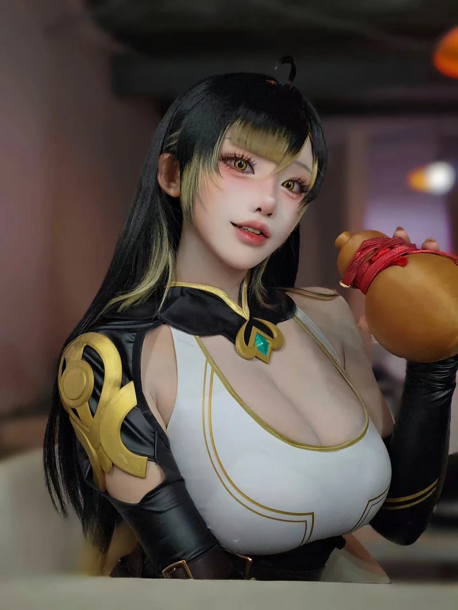 Cách mà coser "triệu follow" biến hình, sức nóng quả thực không phải bàn cãi Cách mà coser "triệu follow" biến hình, sức nóng quả thực không phải bàn cãi