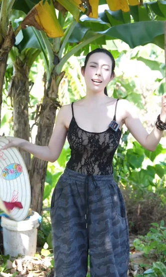 Câu cá giữa trời nắng 40 độ, hot girl bất ngờ viral MXH Câu cá giữa trời nắng 40 độ, hot girl bất ngờ viral MXH