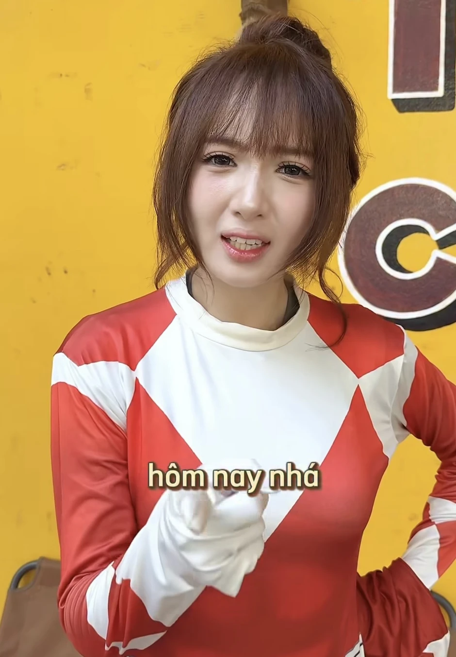 Cô nhân viên quán nước "nổi loạn", hút cả triệu view