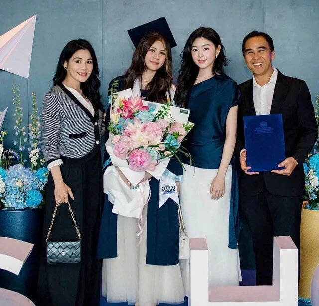 Con gái út Quyền Linh gây chú ý trong ngày đặc biệt Con gái út Quyền Linh gây chú ý trong ngày đặc biệt