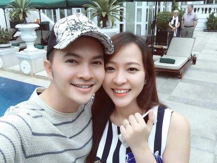 Cuộc hôn nhân kín tiếng của Nam Cường với hot girl kém 8 tuổi