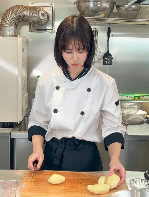 Đang là đầu bếp tại nhà hàng Michelin 3 sao, cô gái xinh đẹp bất ngờ chuyển hướng thành hot girl gợi cảm, gây sốc CĐM Đang là đầu bếp tại nhà hàng Michelin 3 sao, cô gái xinh đẹp bất ngờ chuyển hướng thành hot girl gợi cảm, gây sốc CĐM
