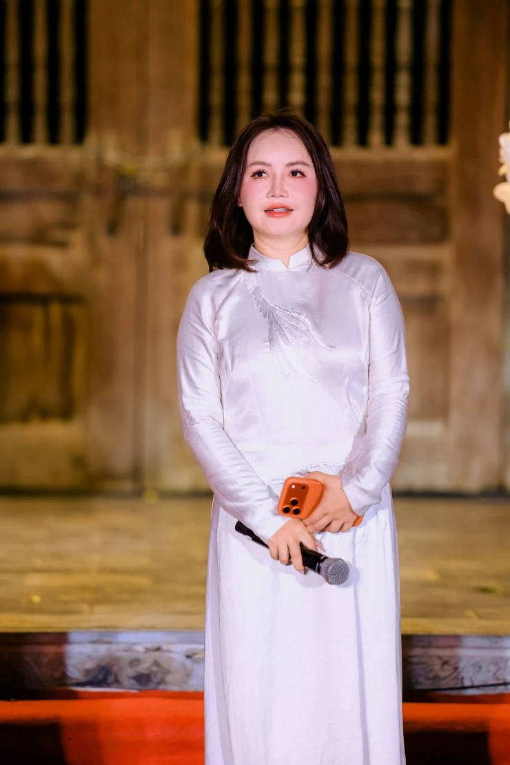 Diễn viên Hoàng Yến kể nhân duyên đang hạnh phúc nhất sau 4 cuộc hôn nhân đổ vỡ Diễn viên Hoàng Yến kể nhân duyên đang hạnh phúc nhất sau 4 cuộc hôn nhân đổ vỡ