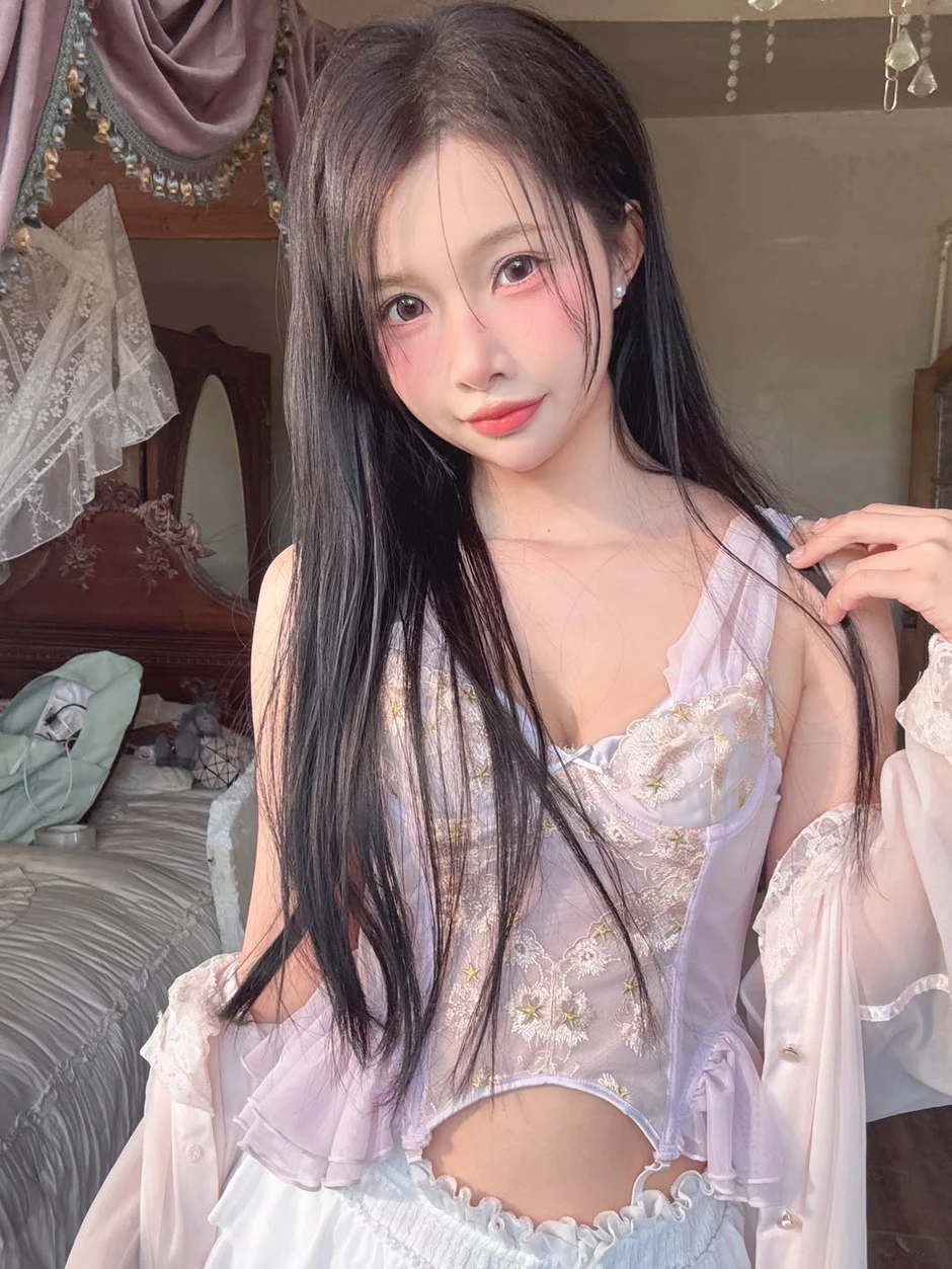 Fan Wuthering Waves trầm trồ bàn tán trước màn hóa thân của nữ coser này