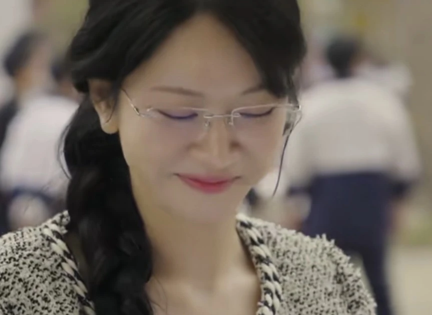 Giữa bão drama bủa vây, Lê Bống bất ngờ có động thái: Thản nhiên đăng ảnh đi học, mặc kệ thị phi bóc phốt? Giữa bão drama bủa vây, Lê Bống bất ngờ có động thái: Thản nhiên đăng ảnh đi học, mặc kệ thị phi bóc phốt?