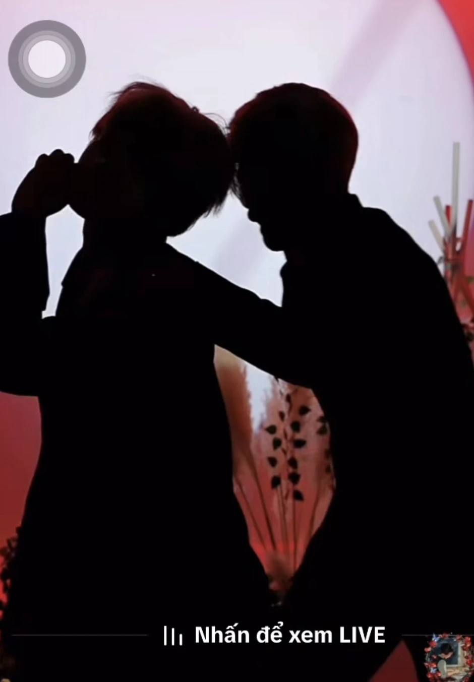 Góc tối "Idol": Bỏ qua danh dự, bất chấp chiêu trò đ.ồ.i tr.ụy để "ă.n x.in online"