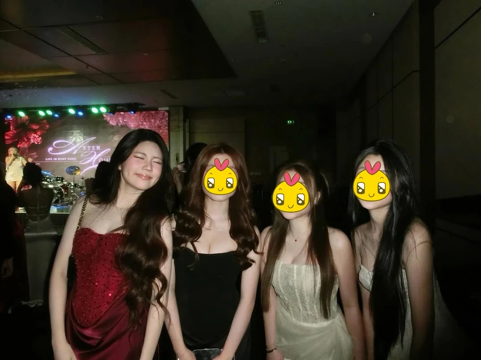 Hạt Dẻ đi prom cuối cấp sang chảnh, tiền học phí 500 triệu/ năm chuẩn con nhà giàu Hạt Dẻ đi prom cuối cấp sang chảnh, tiền học phí 500 triệu/ năm chuẩn con nhà giàu