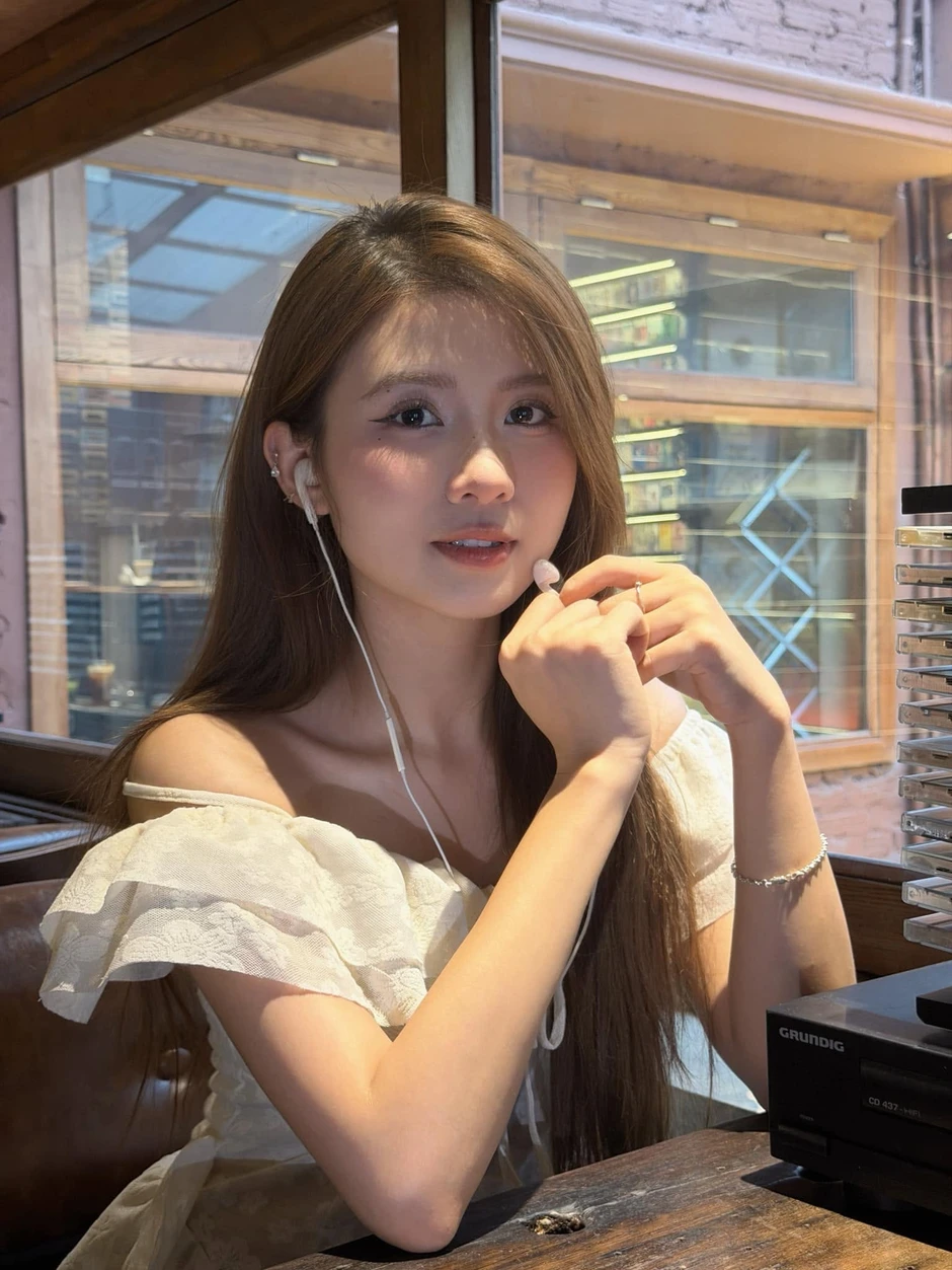 Hóa ngay "nàng thơ" với phụ kiện không thể thiếu khi chụp ảnh trong mùa hè này, CĐM đã biết bí kíp chưa? Hóa ngay "nàng thơ" với phụ kiện không thể thiếu khi chụp ảnh trong mùa hè này, CĐM đã biết bí kíp chưa?