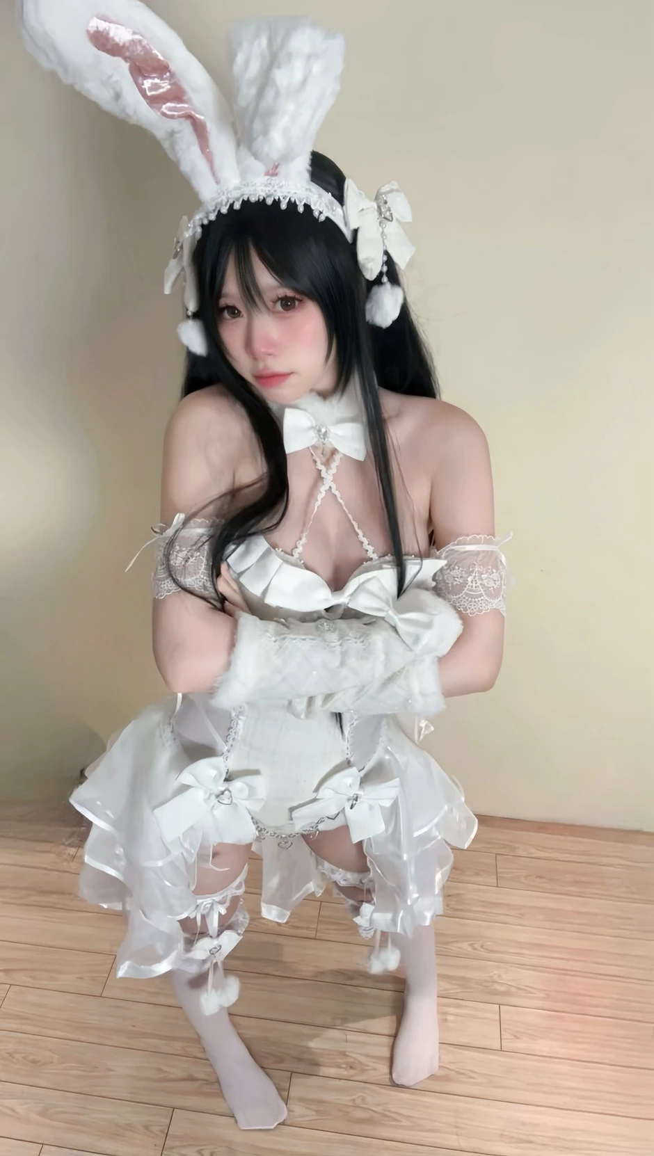 Khó rời mắt khỏi phiên bản "cô thỏ trắng" của nữ coser Việt, "cute" thế này bảo sao game thủ nào cũng mê Khó rời mắt khỏi phiên bản "cô thỏ trắng" của nữ coser Việt, "cute" thế này bảo sao game thủ nào cũng mê